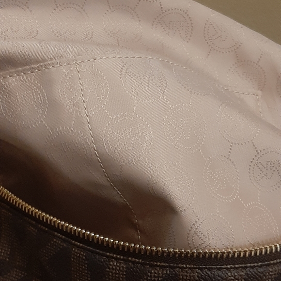 Michael kors handbag MK Bag - Picture 4 of 16